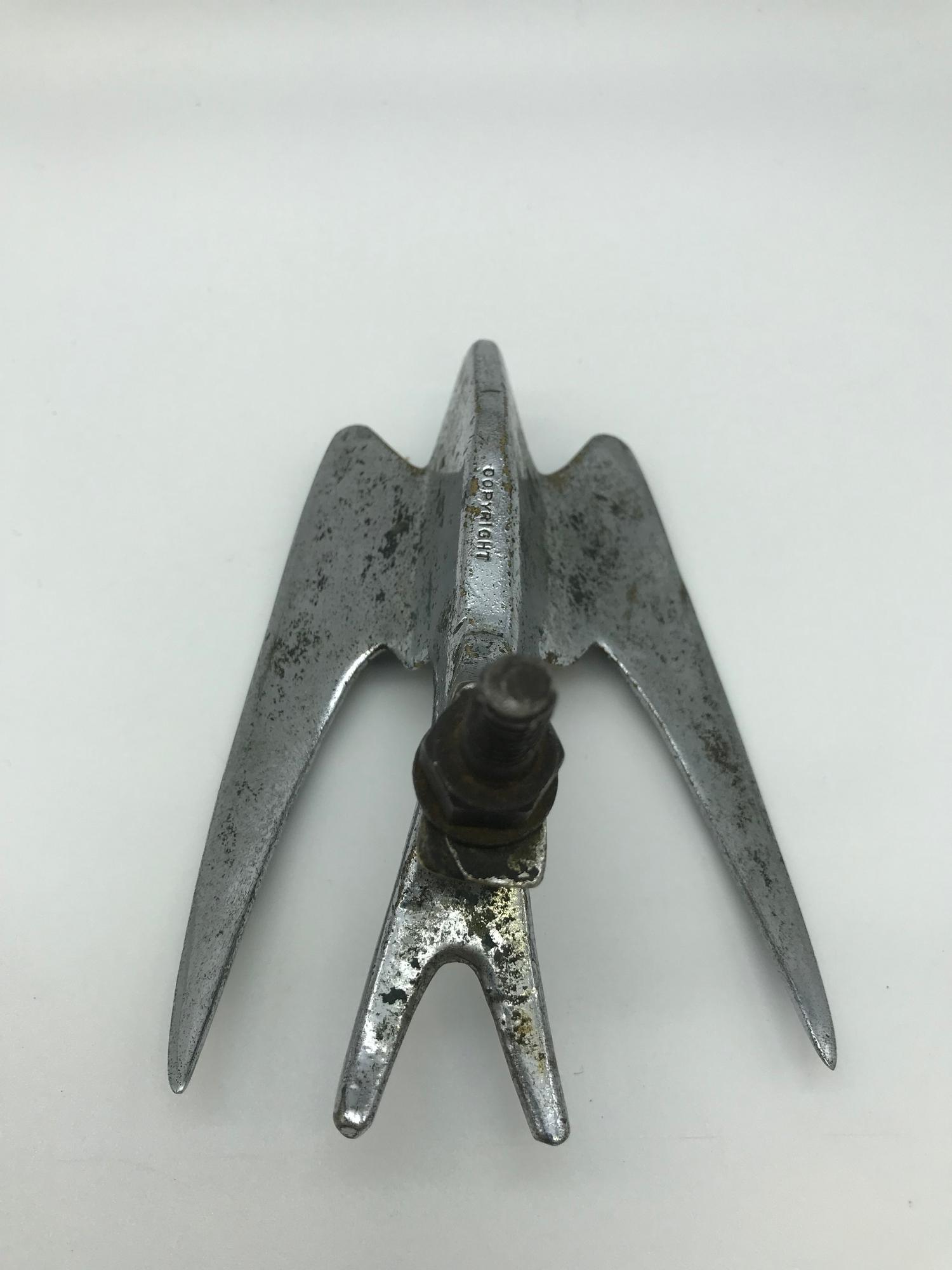 A 1930s Swift/ Swallow bird car mascot by Desmo. Measures 13cm in length. - Image 3 of 3