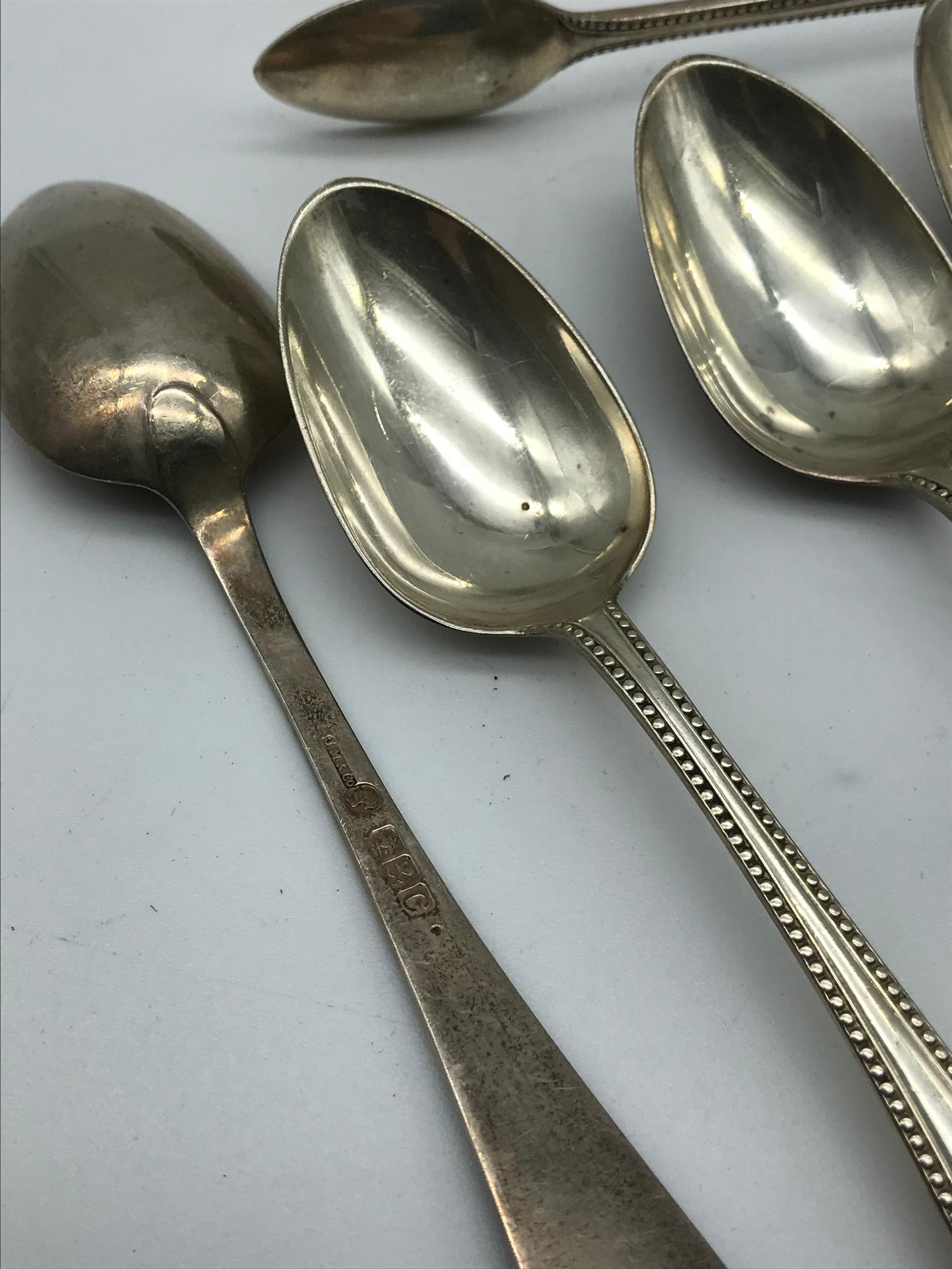 A Lot of 5 Victorian Glasgow Silver Tea spoons together with matching sugar tongs, Makers John - Image 2 of 2