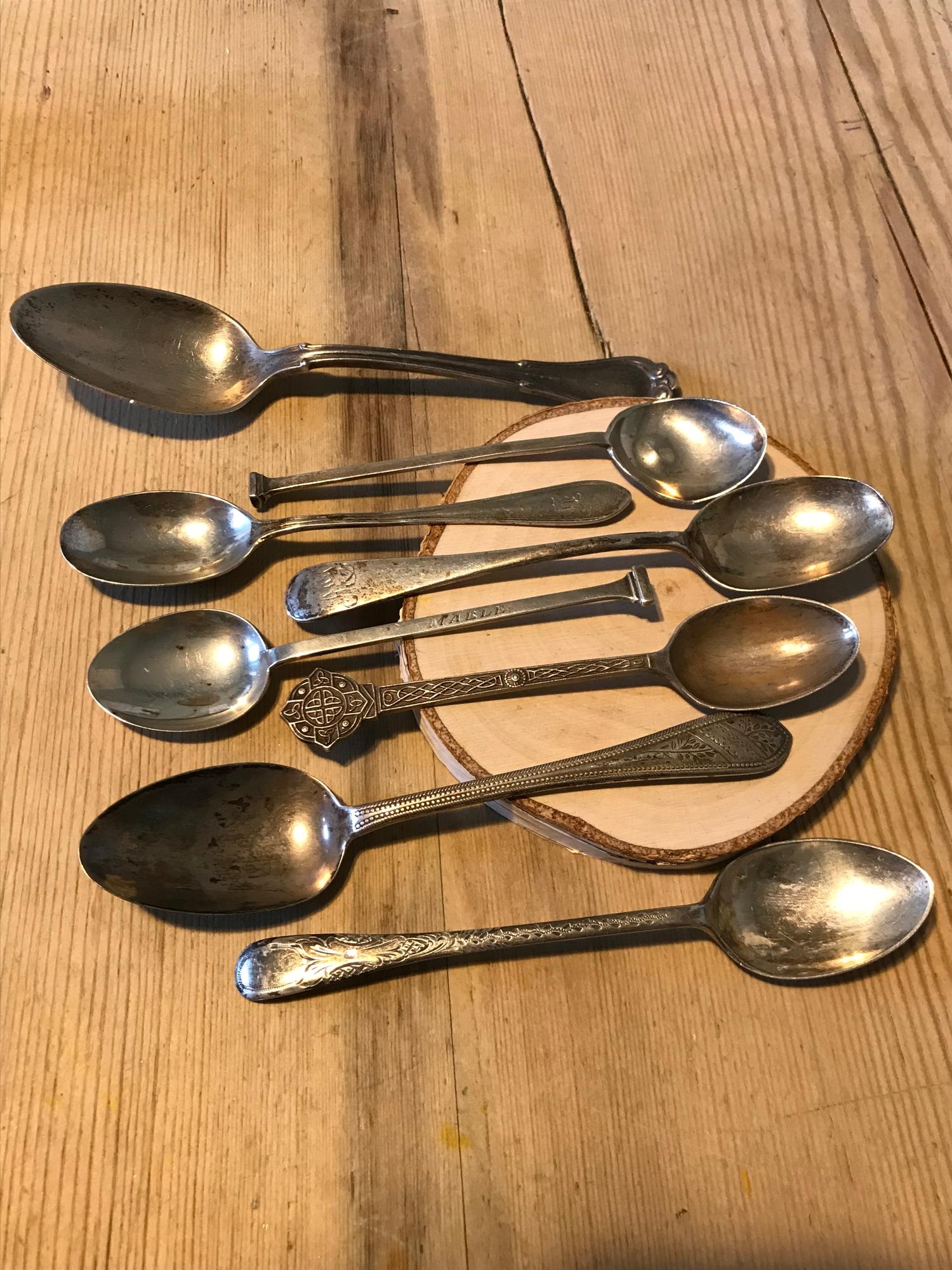 A Lot of Sheffield & Birmingham silver tea spoons. 122grams in weight - Image 3 of 3