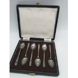 A set of six Sheffield silver teaspoons (Walker & Hall)