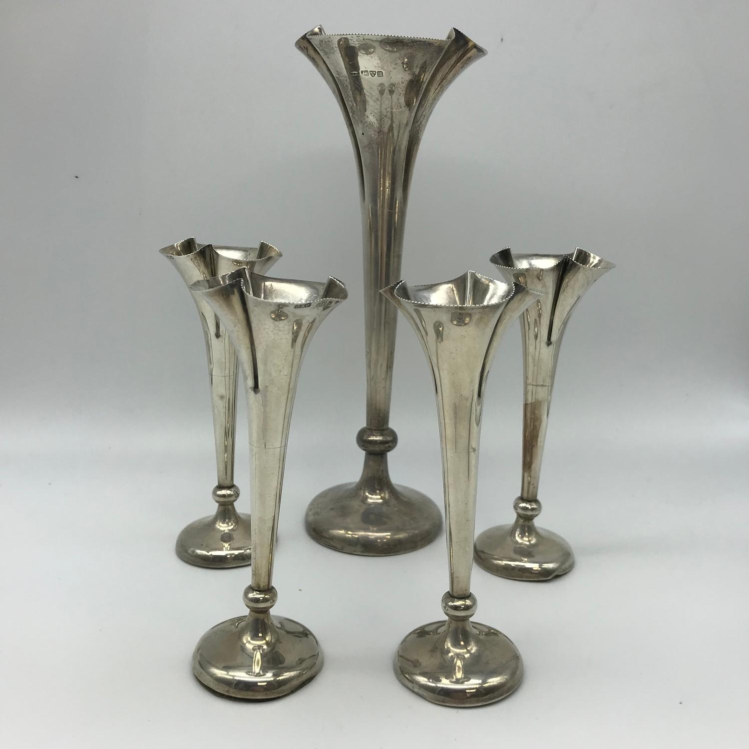 A Large Chester silver bud vase (Weighted) together with 4 Birmingham silver smaller matching bud - Image 2 of 2