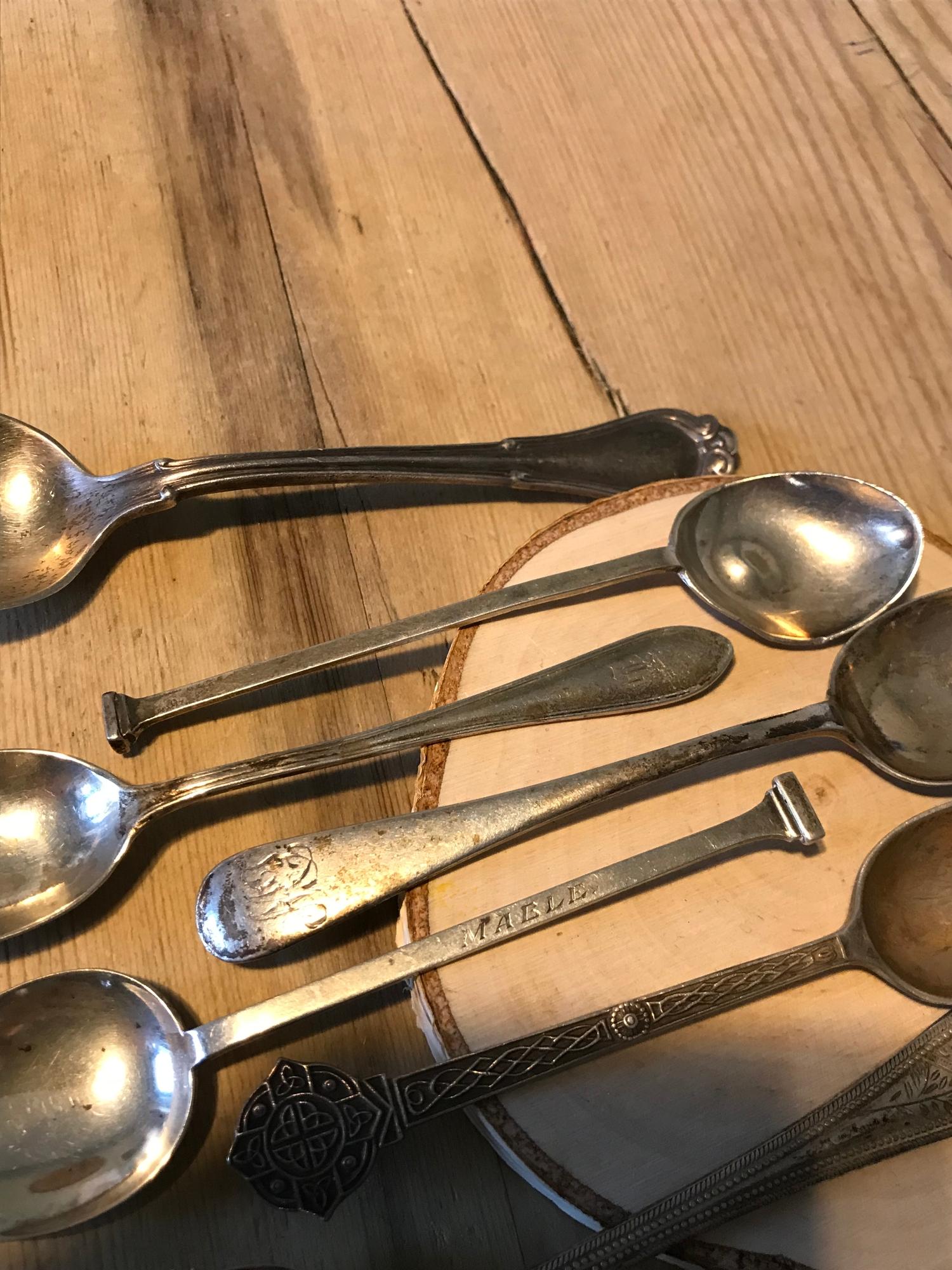 A Lot of Sheffield & Birmingham silver tea spoons. 122grams in weight - Image 2 of 3
