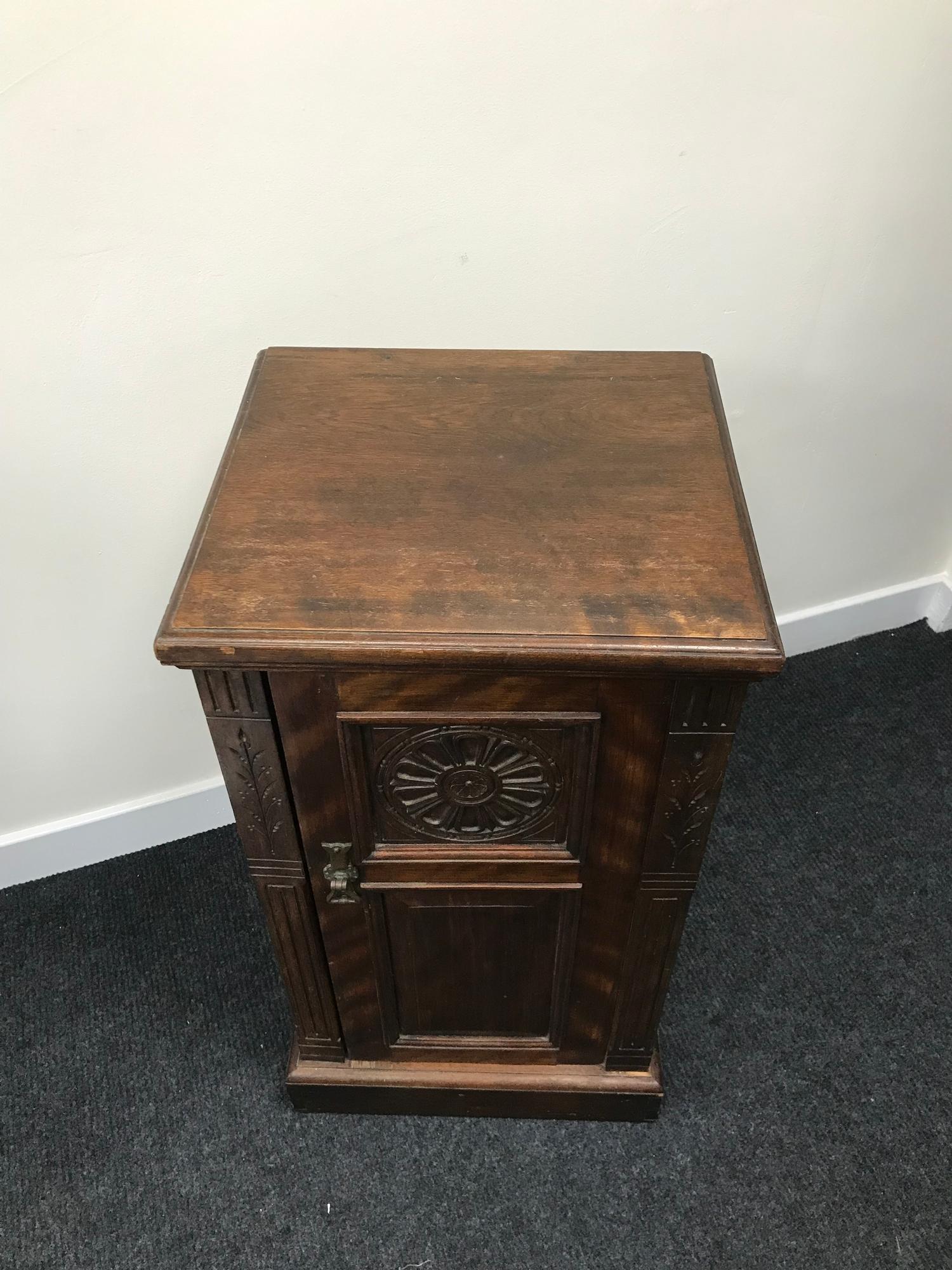 A Victorian pot cupboard. Measures 76x41x37cm - Image 3 of 4