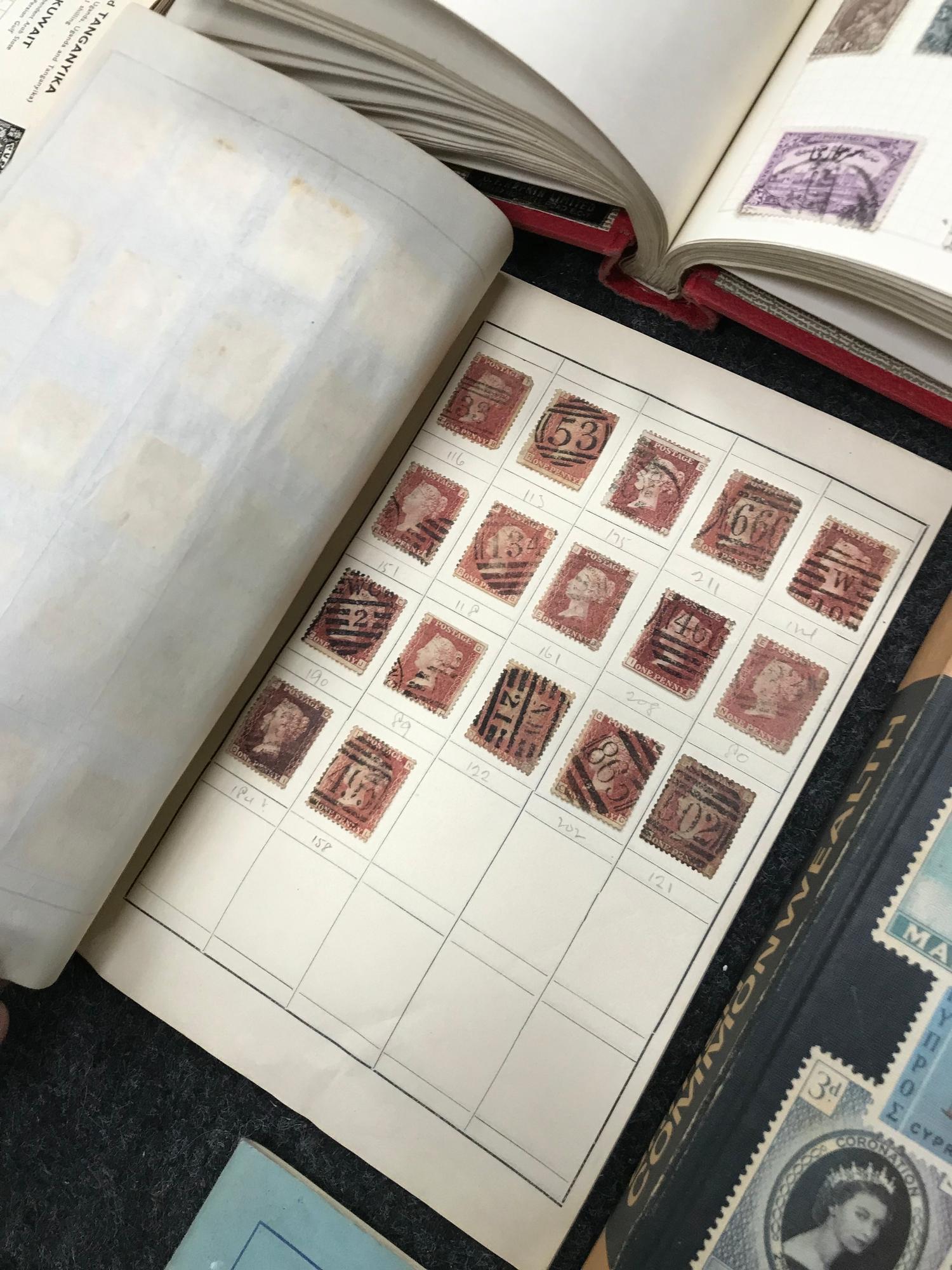 A Large collection of Stamp albums part filled & Guide books - Image 10 of 11