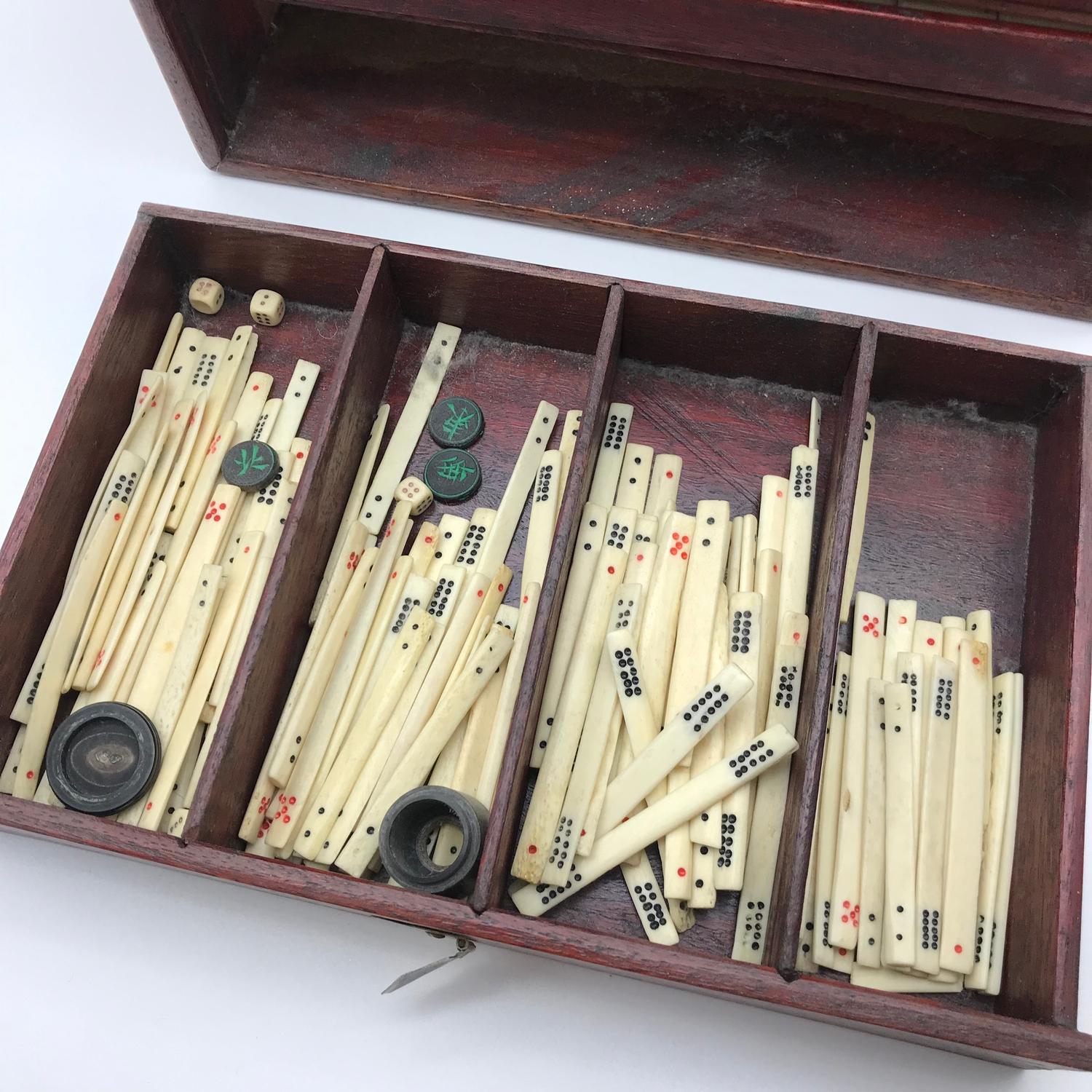 An early 1900's Mahjong set, made with bone and bamboo, fitted within a small hard wood chest - Image 7 of 7