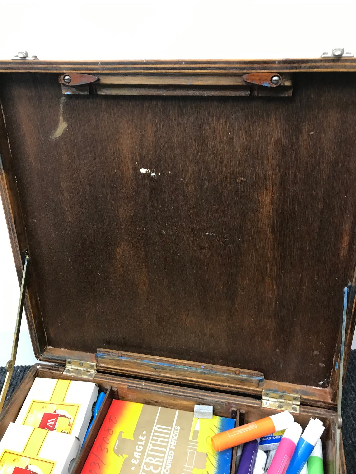 A Vintage artists travel case. - Image 2 of 3