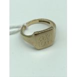 A 9ct gold signet ring, Size R. Weighs 6.68grams