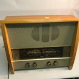 Vintage Murphy Valve radio, In a working condition.