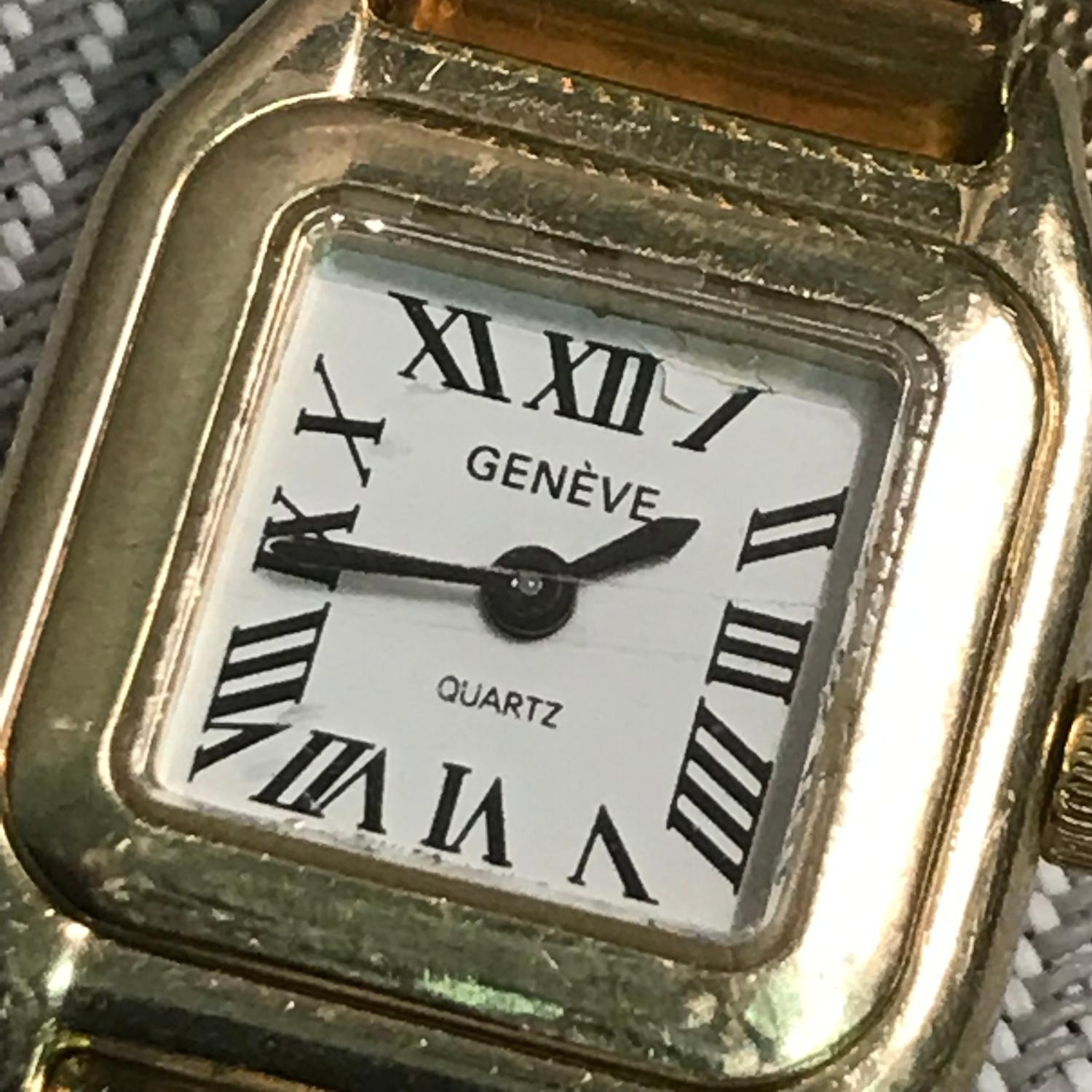 A 14kt gold ladies Geneve Quartz watch styled with a square face, 7 Jewels. Weighs 26.11grams. - Image 6 of 6