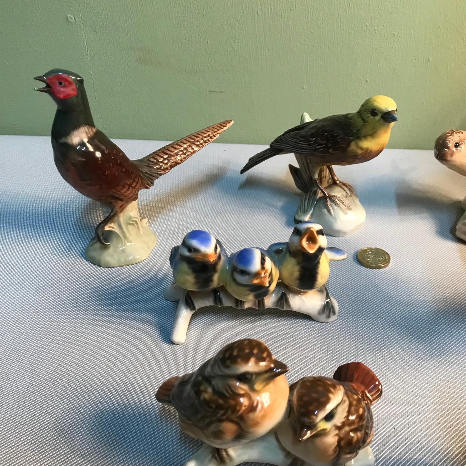 A Lot of 8 Goebel bird figurines, Includes Robin, Great Titmouse, Seagull, Pheasant & Yellow Hammer. - Image 4 of 4