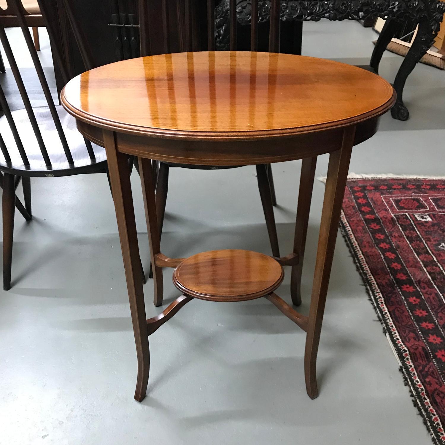 An oval Edwardian window table, Measures 72x61x42cm - Image 2 of 2