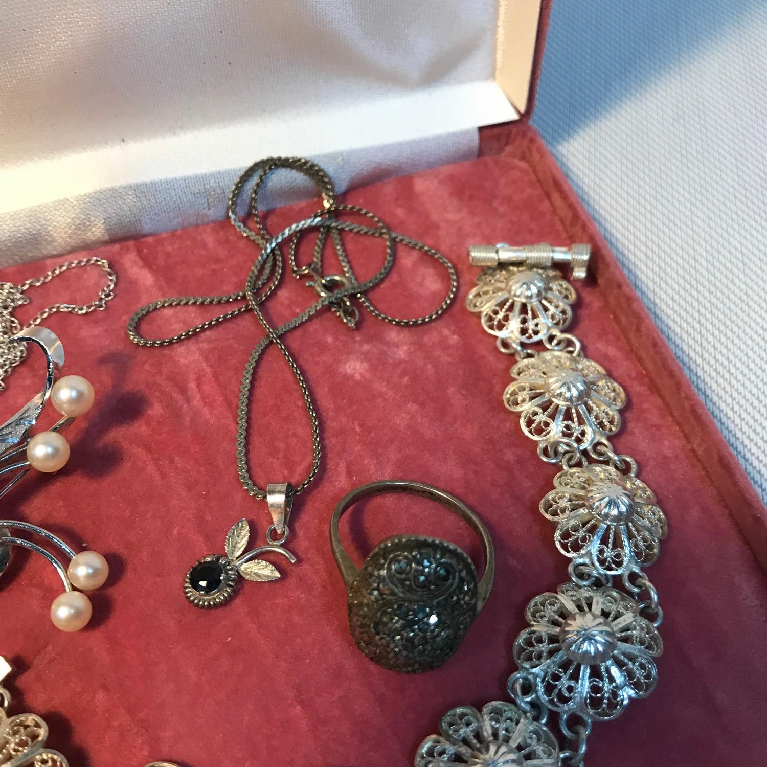 A Selection of silver jewellery which includes Egyptian silver floral design bracelet, silver and - Image 4 of 4