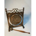 Antique Regency style bronze dinner gong with beater. Designed with ribbon effect and crown style