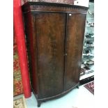 Antique bow front two door wardrobe, Measures 183x110x52cm