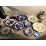 A mixed lot of collectable porcelain to include chinese Wedgewood, Quimper and Coalport. Together