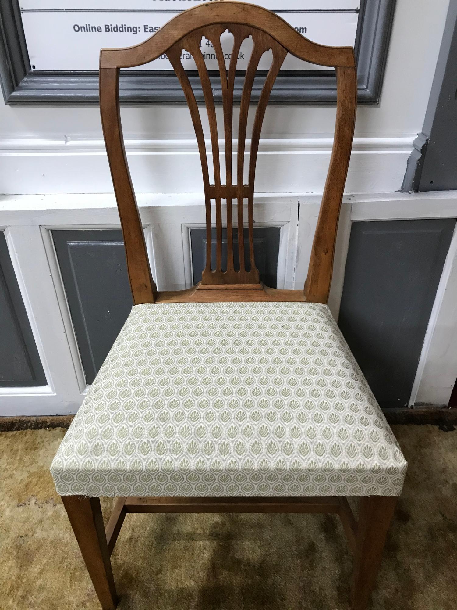 A Georgian parlour chair, designed with a pierced splat back, Recently re-upholstered. Lovely - Image 4 of 4