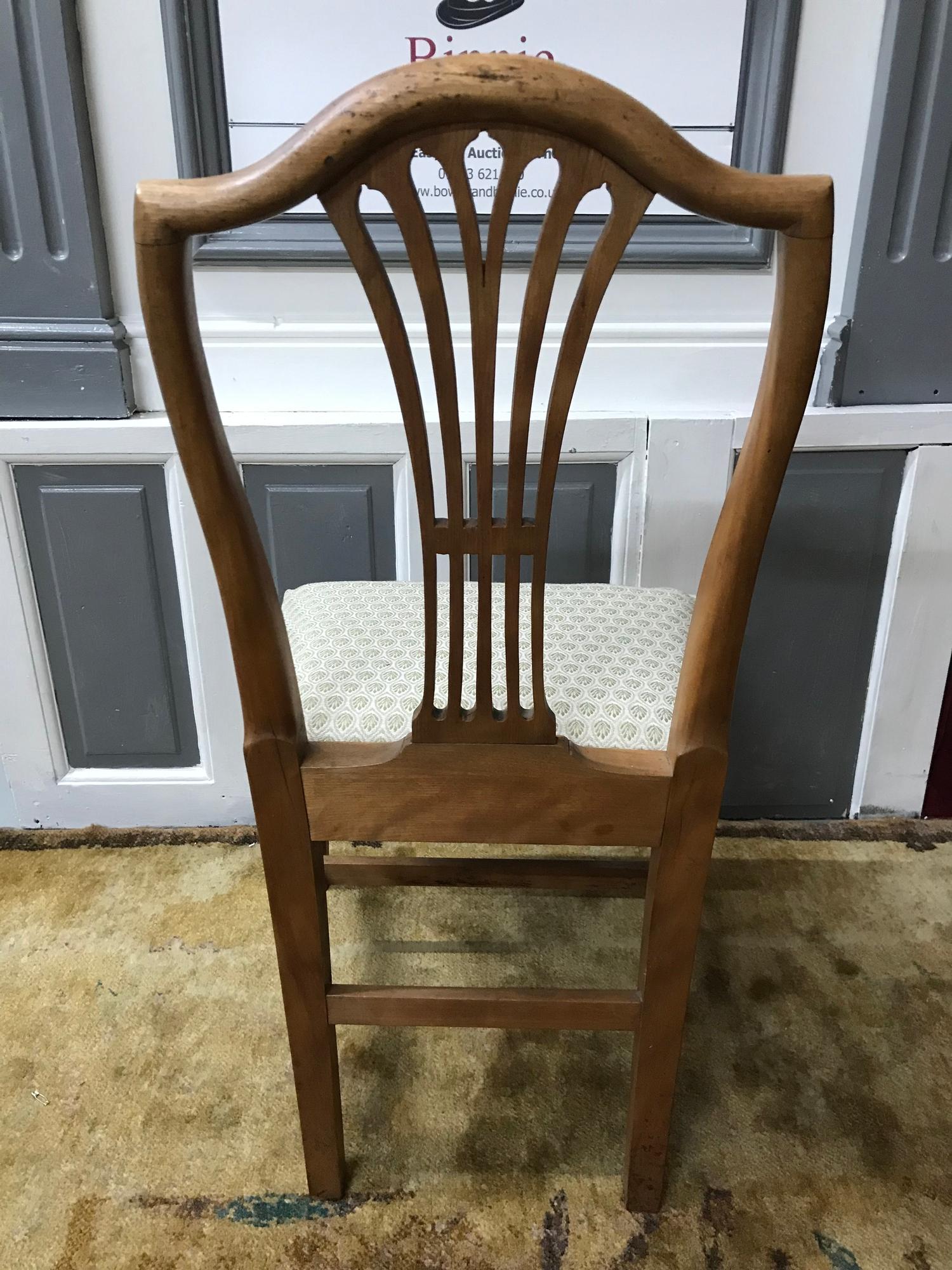 A Georgian parlour chair, designed with a pierced splat back, Recently re-upholstered. Lovely - Image 3 of 4