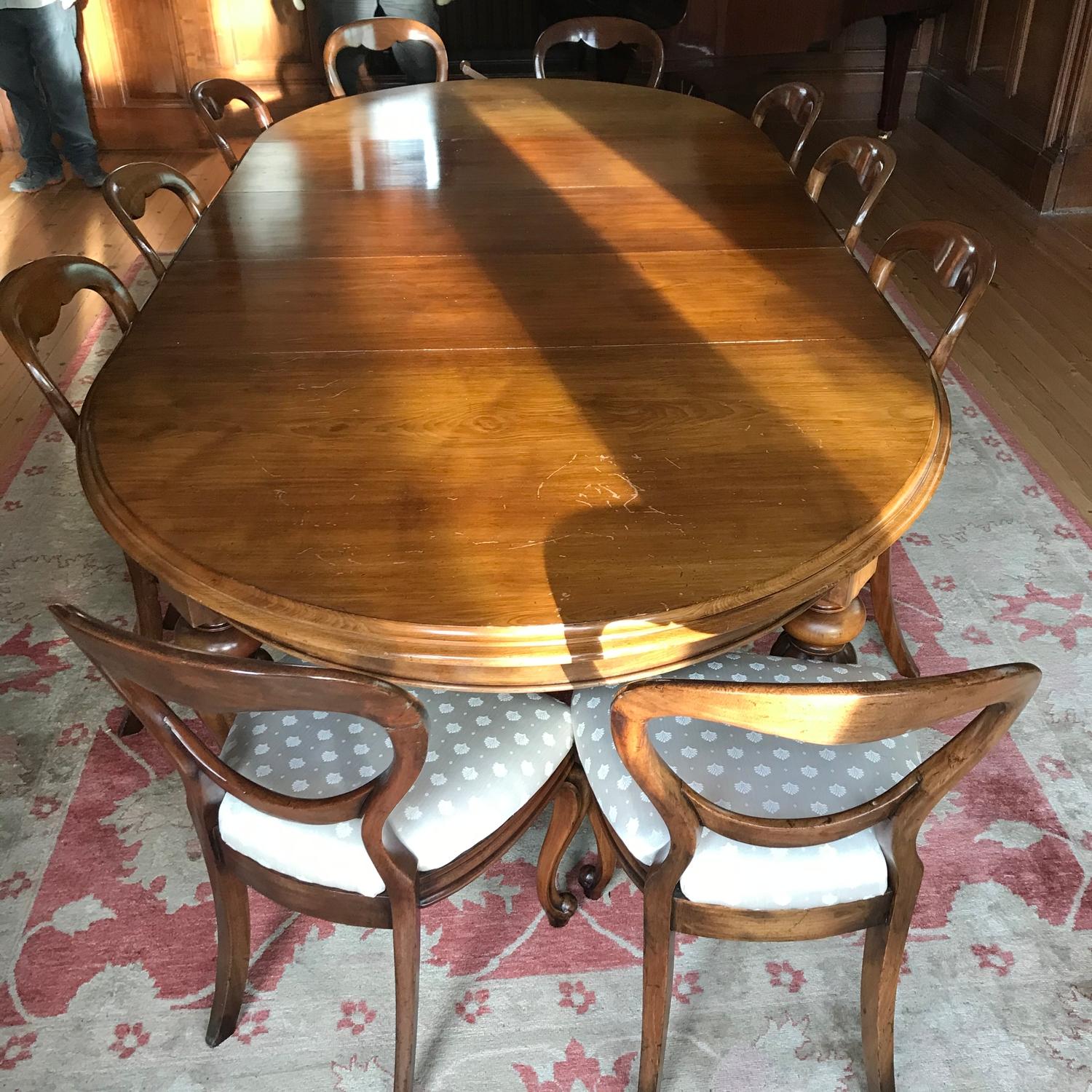 A Large Victorian boardroom table in Mahogany, comes with three leafs and 10 Victorian balloon - Image 2 of 8