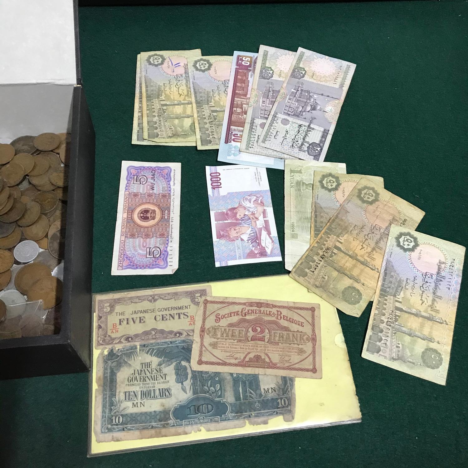 A Collection of mixed world coins and bank notes - Image 2 of 3