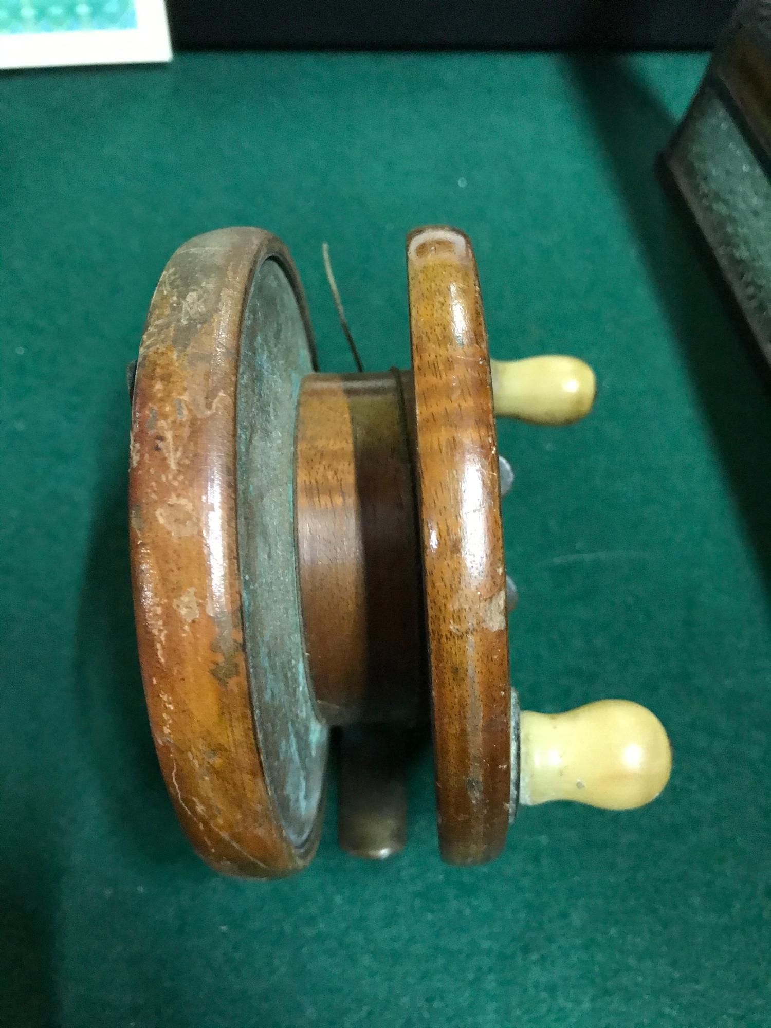 Antique wood brass and horn handle fly reel. - Image 3 of 3