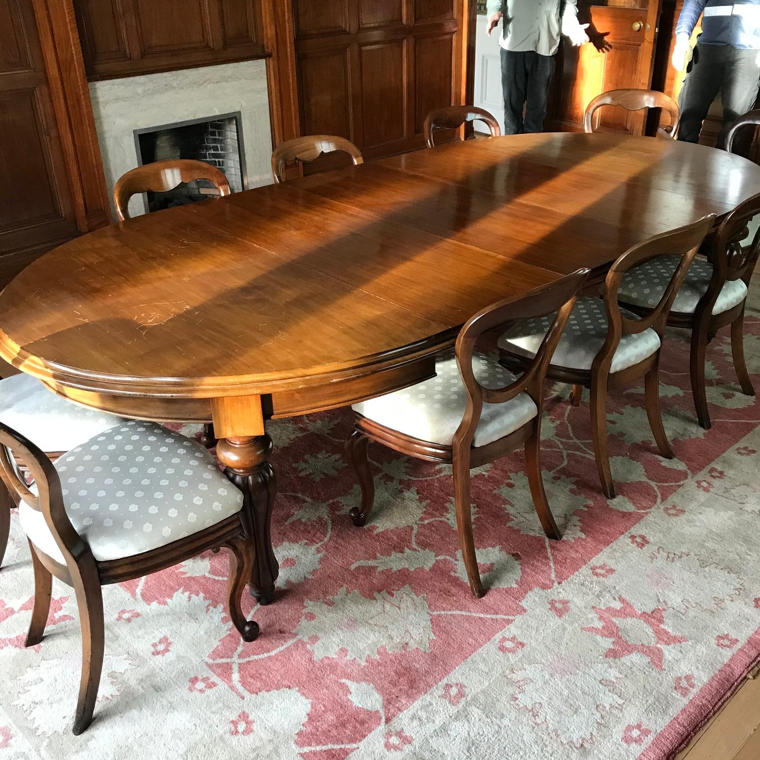 A Large Victorian boardroom table in Mahogany, comes with three leafs and 10 Victorian balloon - Image 3 of 8