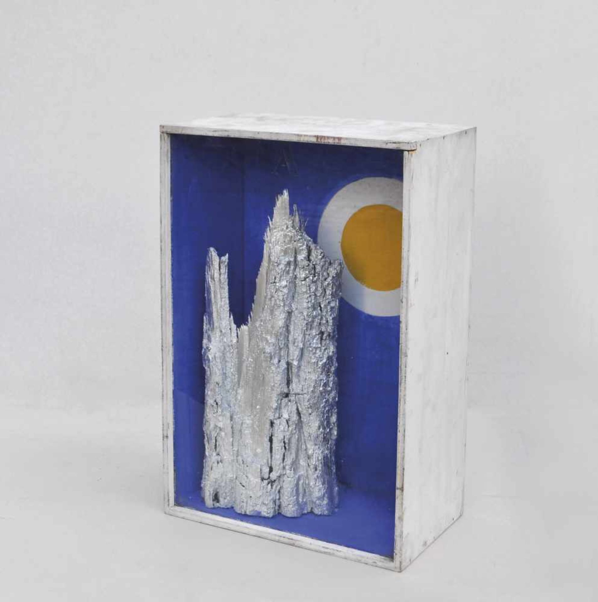 Mario Garcia (1927)Ohne Titel, 1962;Holz-Box, Holz, Mischtechnik, Höhe 51 x 34 x 18 cm Signiert u.