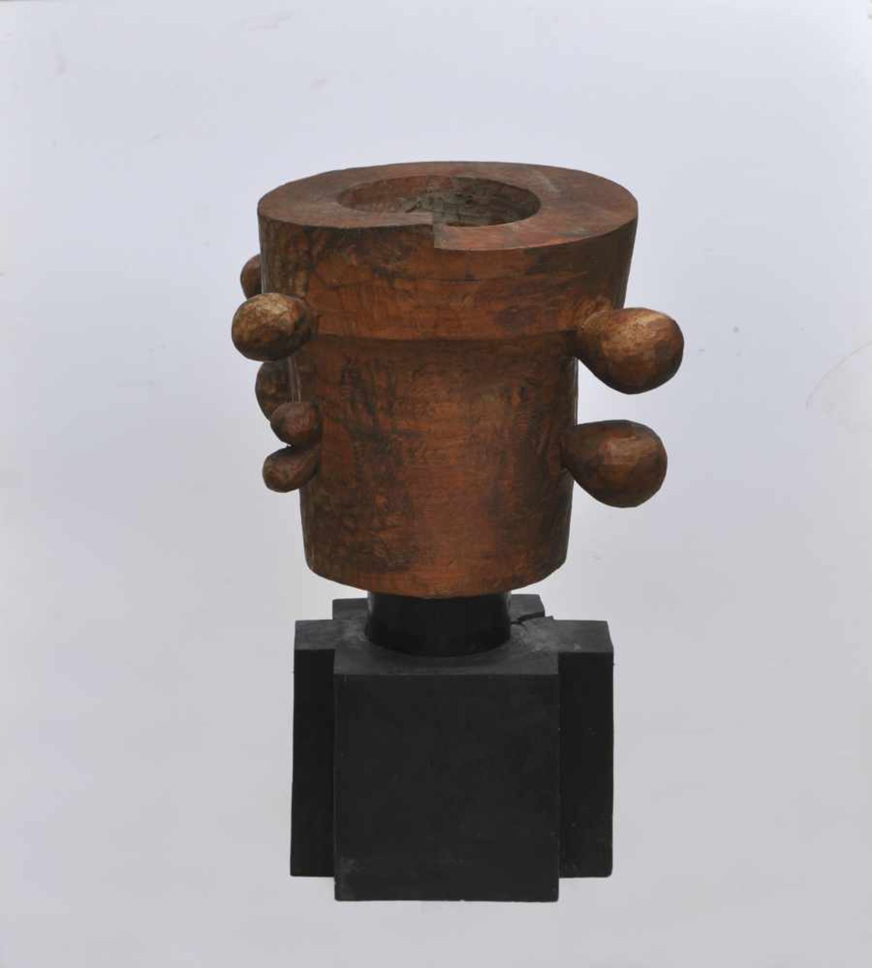 Yasuo Fuke (Japan/Giappone 1929)Ohne Titel;Holzskulptur, Höhe 48 cm Signiert Provenienz: