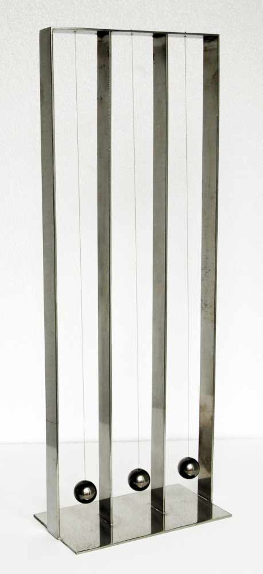 Fausto Melotti (Rovereto 1901  Mailand/Milano 1986) Pendel, 1968-1971;Stahl, 40 x 15 x 8 cm,