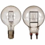 2 Spotlights1) Philips F7 220 V 5000 W, one filament loose. - And: 2) Philips 220 V 2000 W, plug-