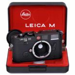 Leica M6 Body, 1986Leitz, Wetzlar, No. 1690949, type 10404, black, excellent condition. With