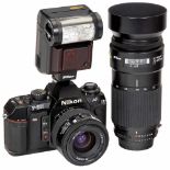 Nikon F-501 OutfitNikon, Japan. First Nikon autofocus SLR camera. With AF Nikkor 3,3-4,5/35-70 mm,
