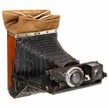 Nydia (¼ Plate), c. 1899Newmann & Guardia Ltd., London. Rare and unusual folding plate camera,