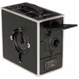 Cine-Kodak Model A, c. 1924Kodak, USA. 16mm movie camera for 30m daylight cassettes, crank-drive,