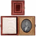 Daguerreotype, c. 1850Anonymous, 1/6 plate, portrait of a gentleman, oval image section, brass