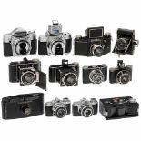 Lot of Cameras1) Ihagee. Exakta B, 1934, no. 420673, Tessar 2,8/7,5 cm. shutter working. (2-/2-) –