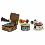 3 Toy Horn Gramophones, c. 19251) Unmarked, Made in Germany. Lithographed tin, with organ grinder