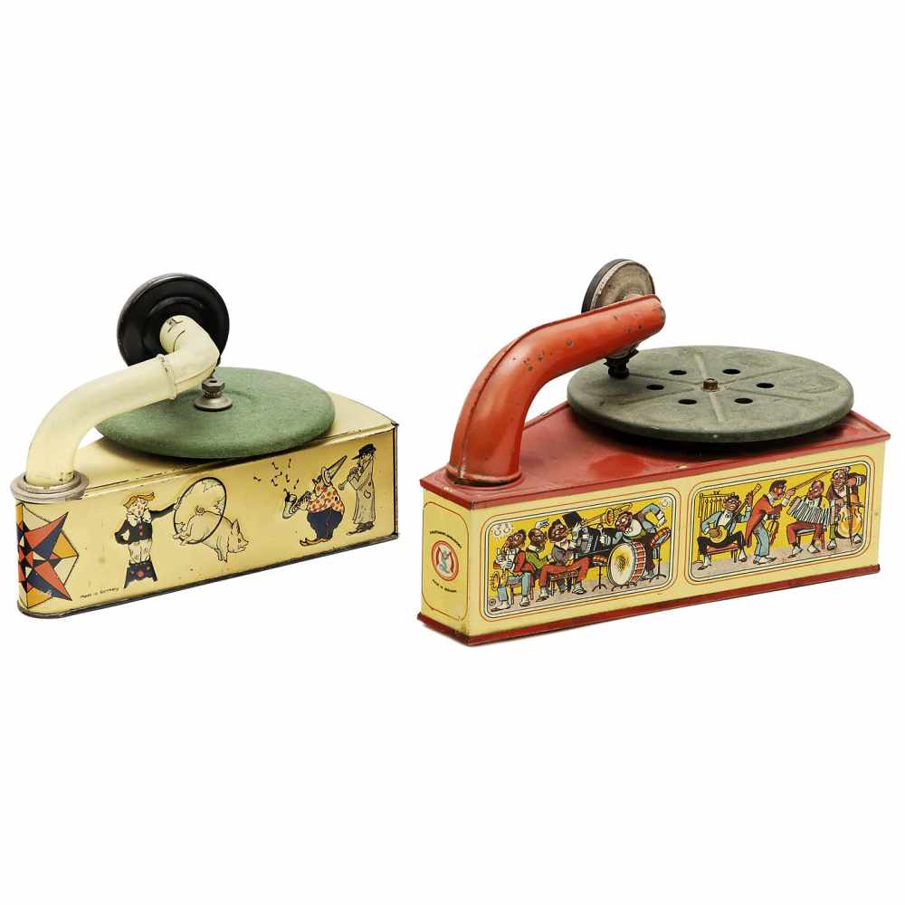 2 Rare Toy Gramophones, c. 19251) "LM", Leonhard Müller, Nuremberg, Germany. Lithographed tin, - Image 2 of 2