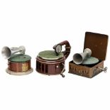 3 Toy Gramophones, c. 19251) Pygmophone, CIC, made for France. Japanned tin, brass maker's plaque on