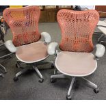 A pair of H2 chairs 'Herman Miller'