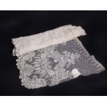Over 4 metres of 19th Century Brussels appliqué lace, width 44 cm