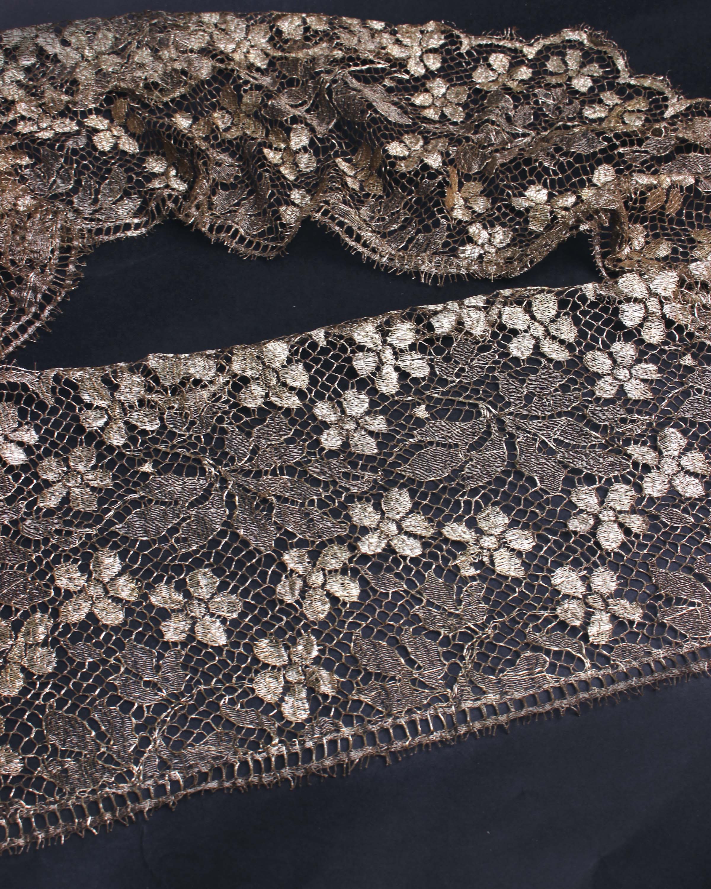 A collection of trimmings, comprising 3 metres early 20th Century French gold metallic lace, 2.6 - Image 4 of 4