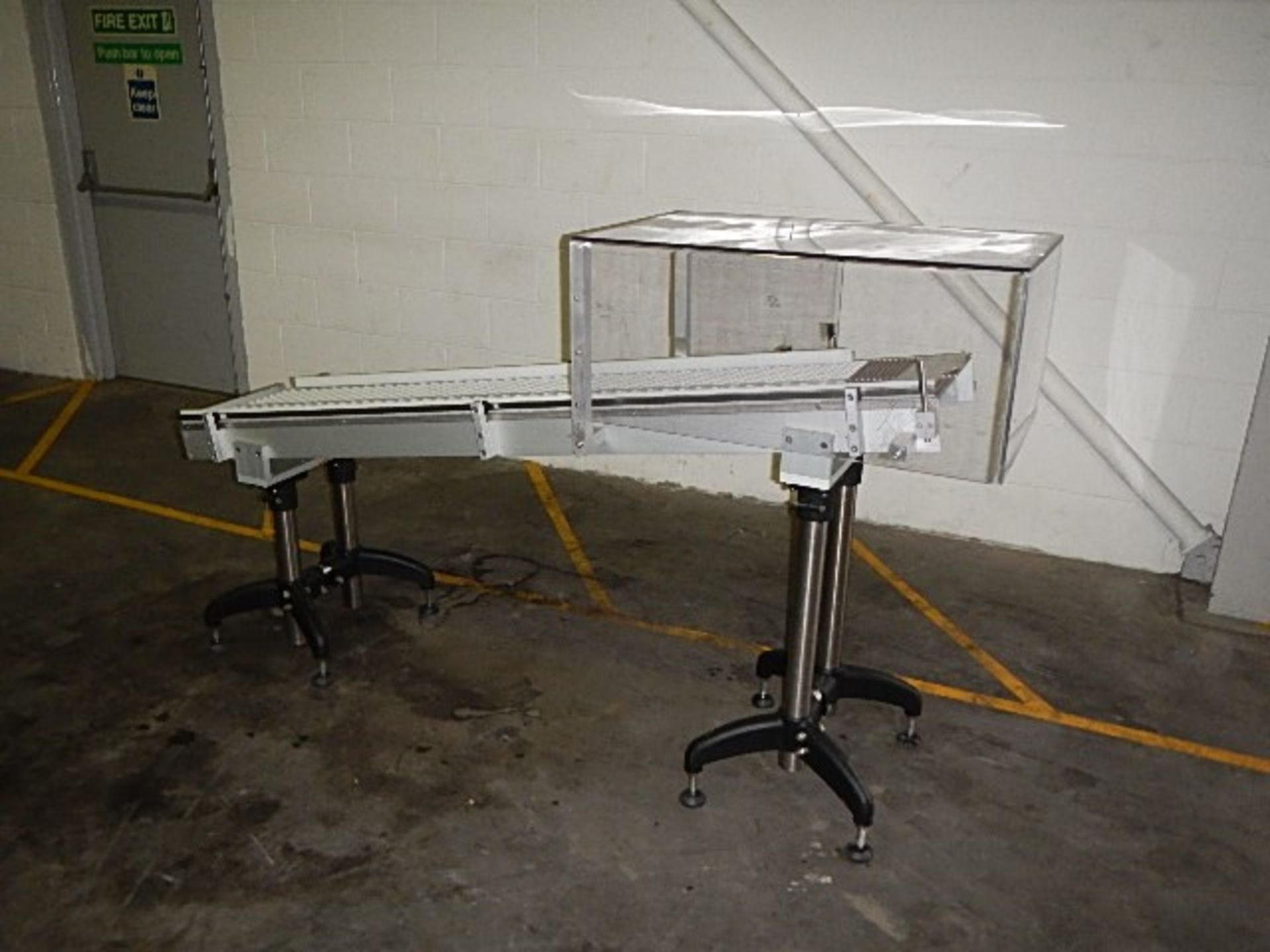 Angled roller conveyor. Aluminium construction. Gu - Image 6 of 6