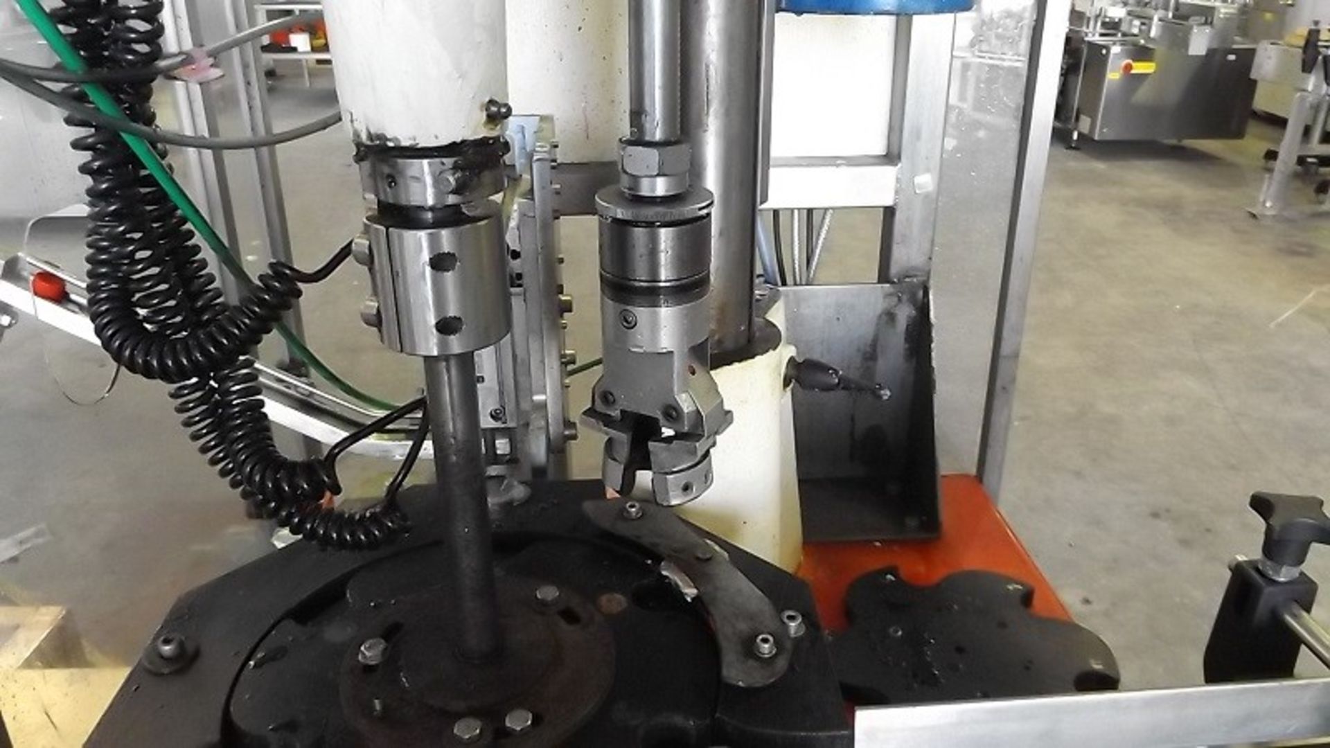 CMC single head screw capper with vacuum pick and - Image 3 of 6