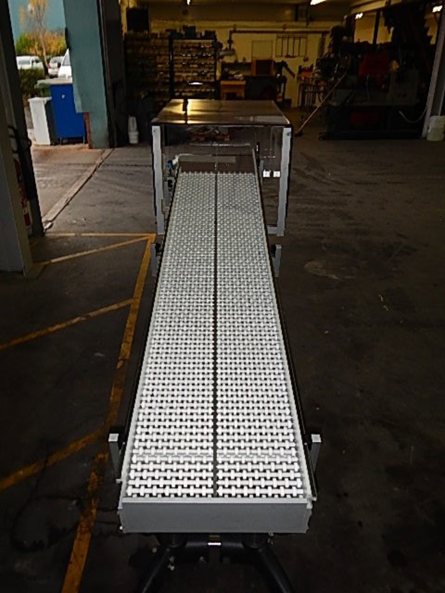 Angled roller conveyor. Aluminium construction. Gu - Image 4 of 6