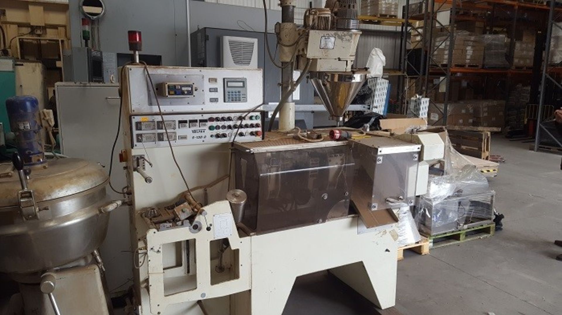 Volpak S-130-D Sachet Machine Can run in simplex o - Bild 2 aus 3