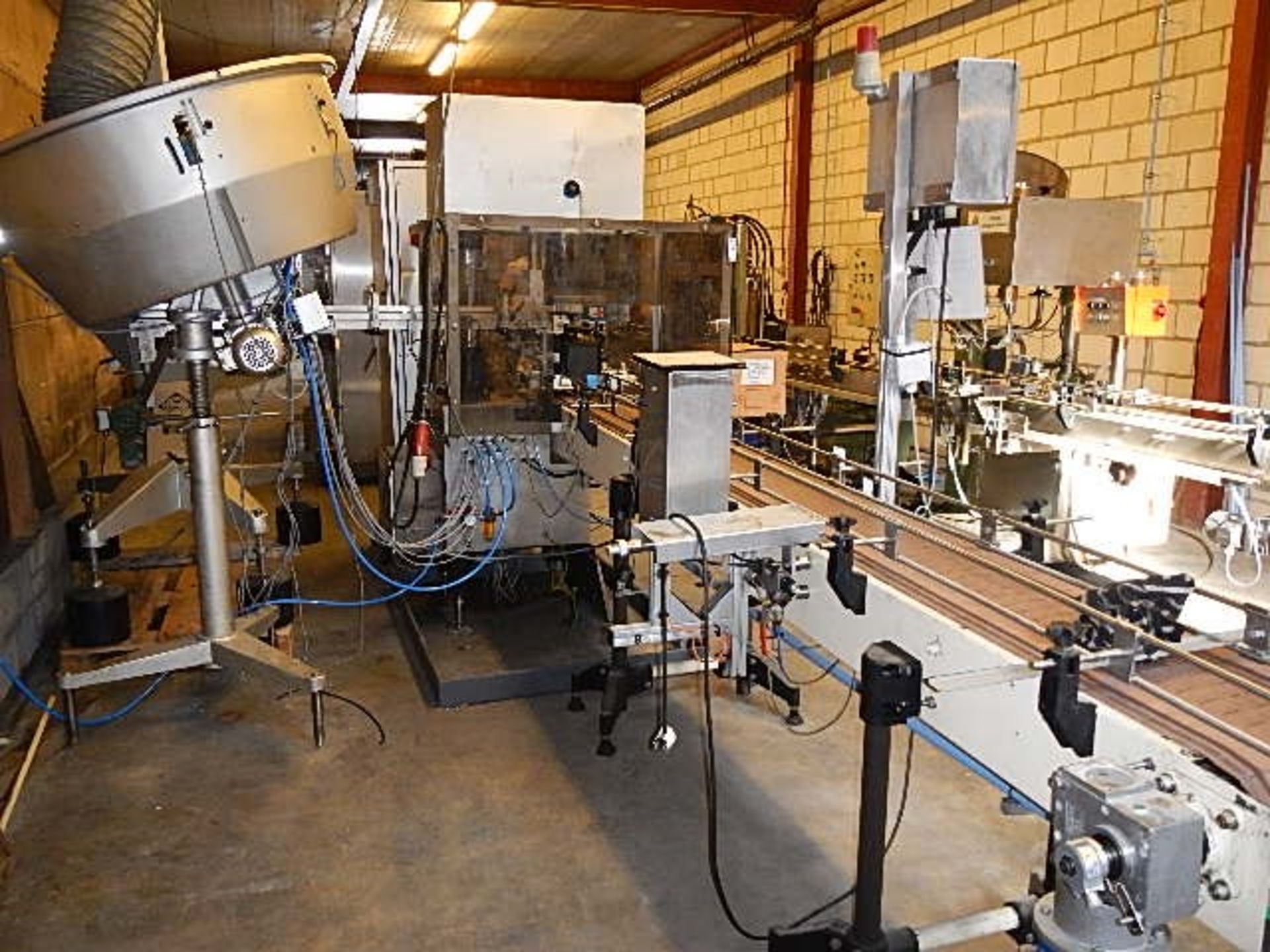 Rationator 6 head 5 litre filling line comprising: - Bild 14 aus 16