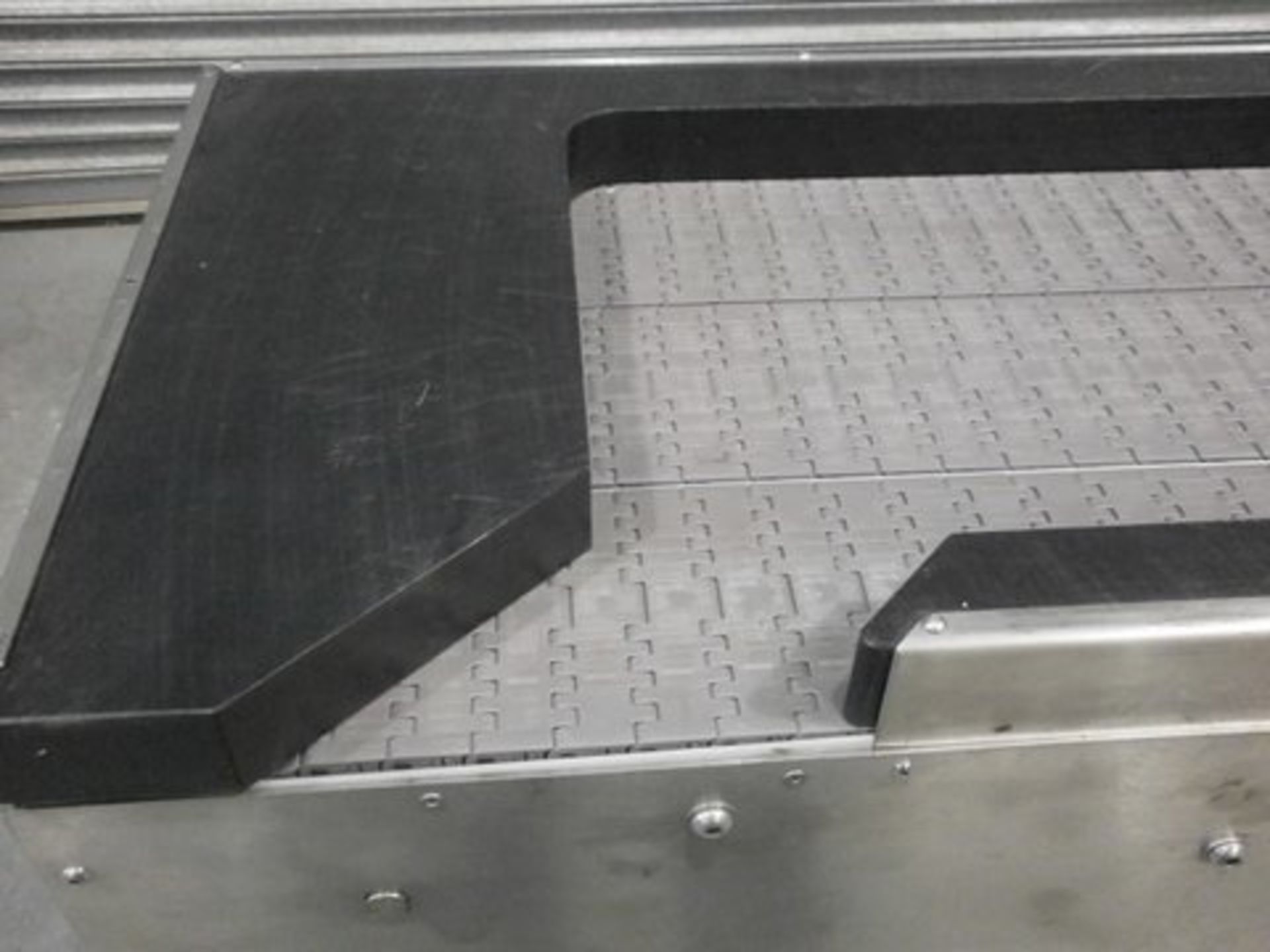 Stainless steel accumulation table with rotary tab - Image 3 of 5