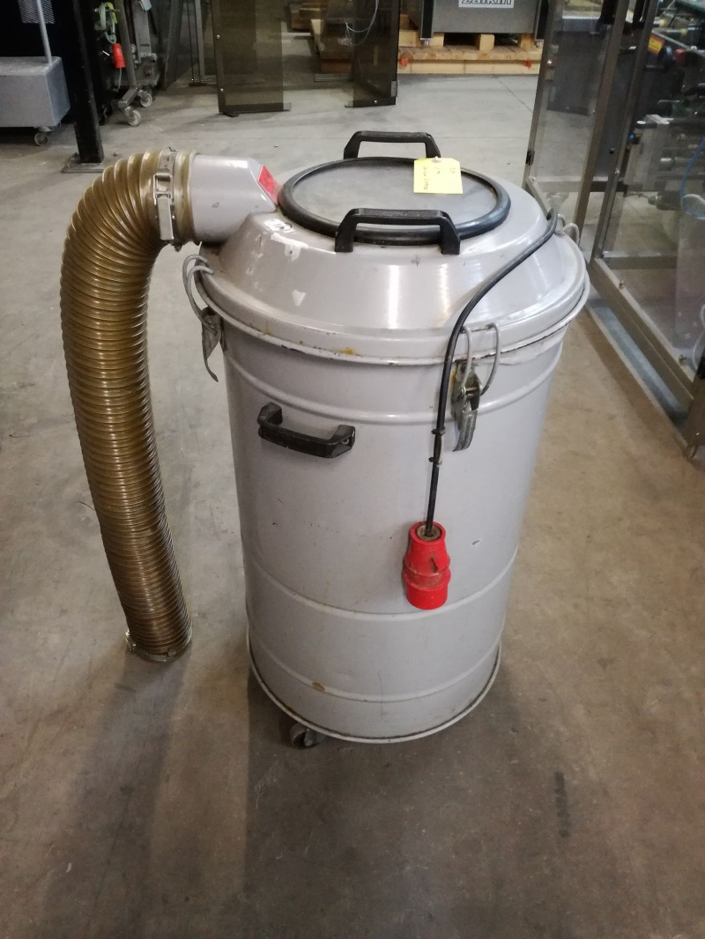 CFM model R 154 V high capacity industrial vacuum - Image 2 of 4