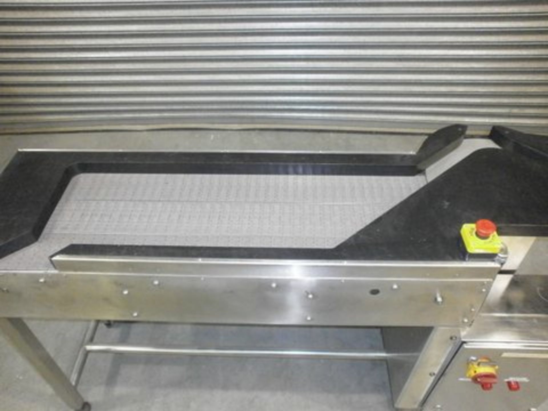 Stainless steel accumulation table with rotary tab - Image 2 of 5