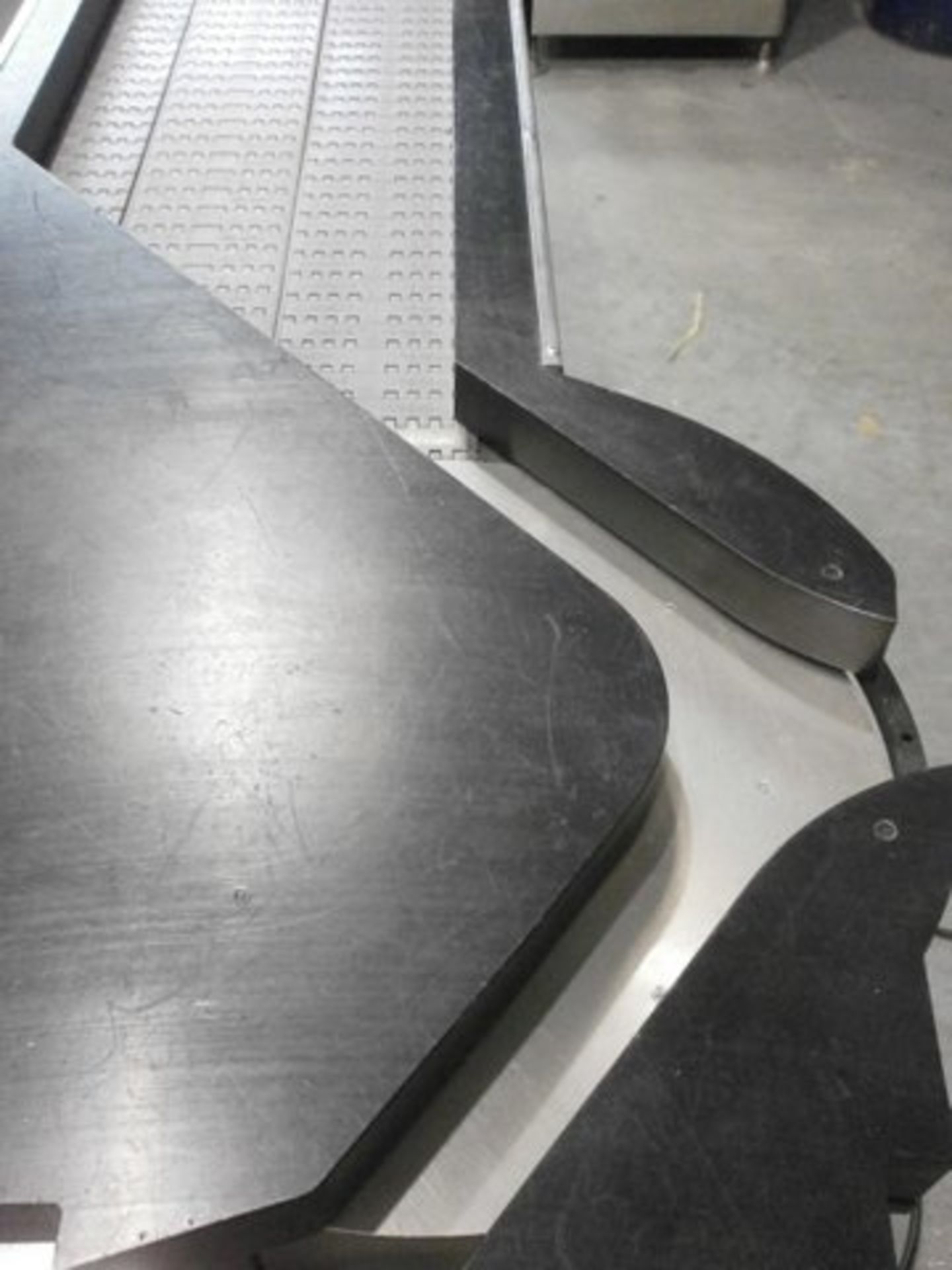 Stainless steel accumulation table with rotary tab - Image 4 of 5